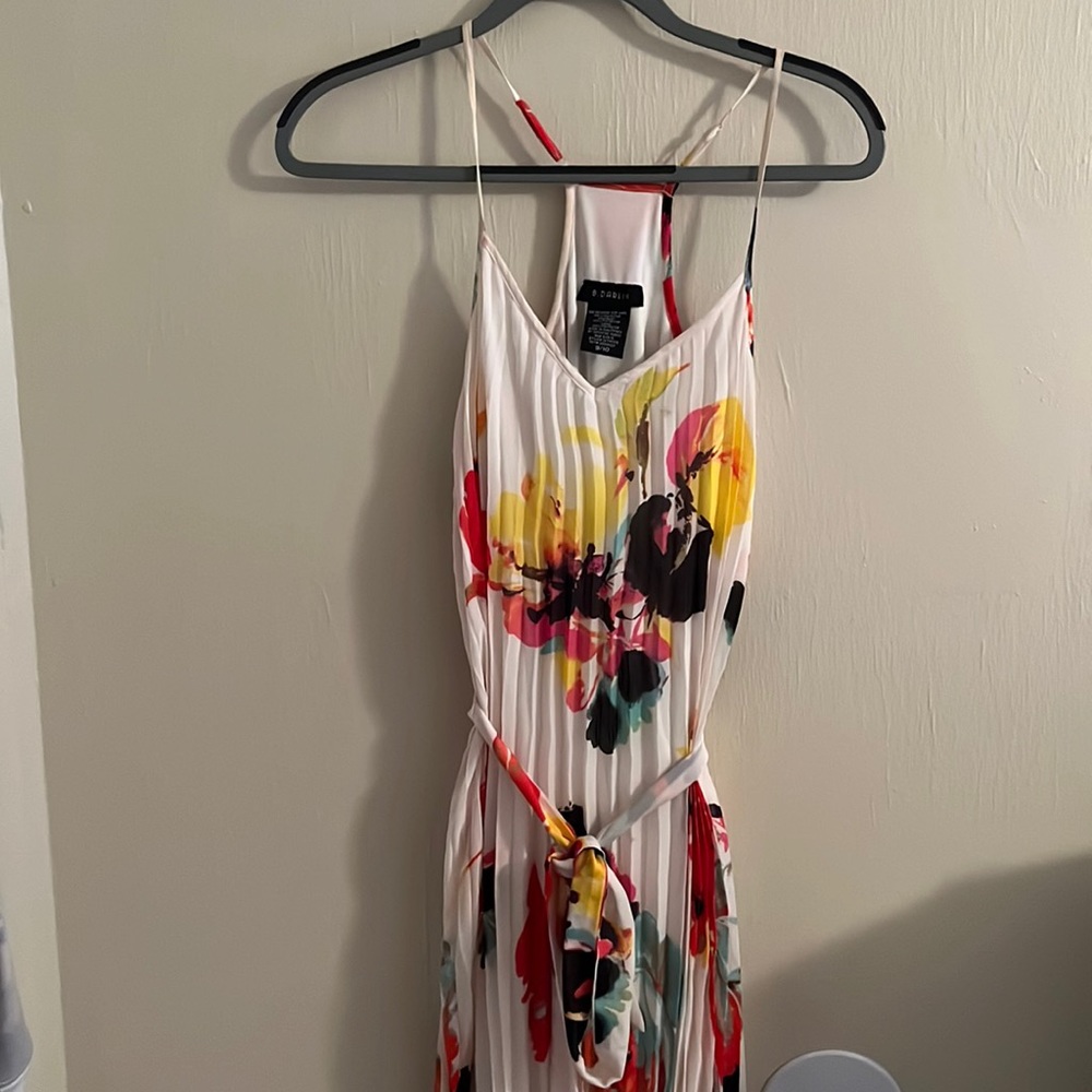 Stunning white floral maxi dress!